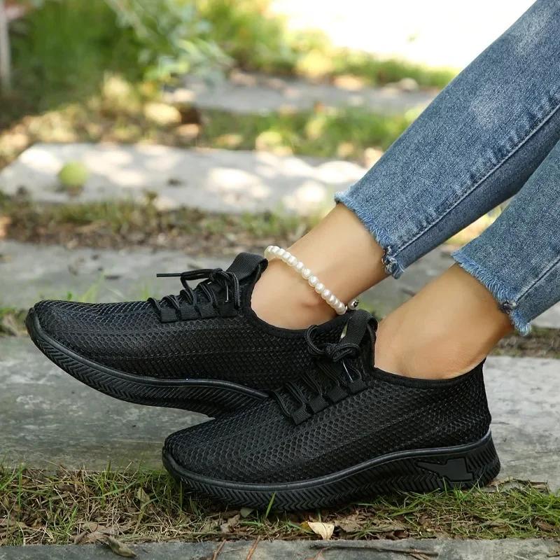 

Обувь женская 2024 года, новые сетчатые женские вулканизированные туфли, дышащие женские кроссовки на шнуровке, однотонные, на низком каблуке, повседневная женская обувь для отдыха на открытом воздухе 40 чёрный