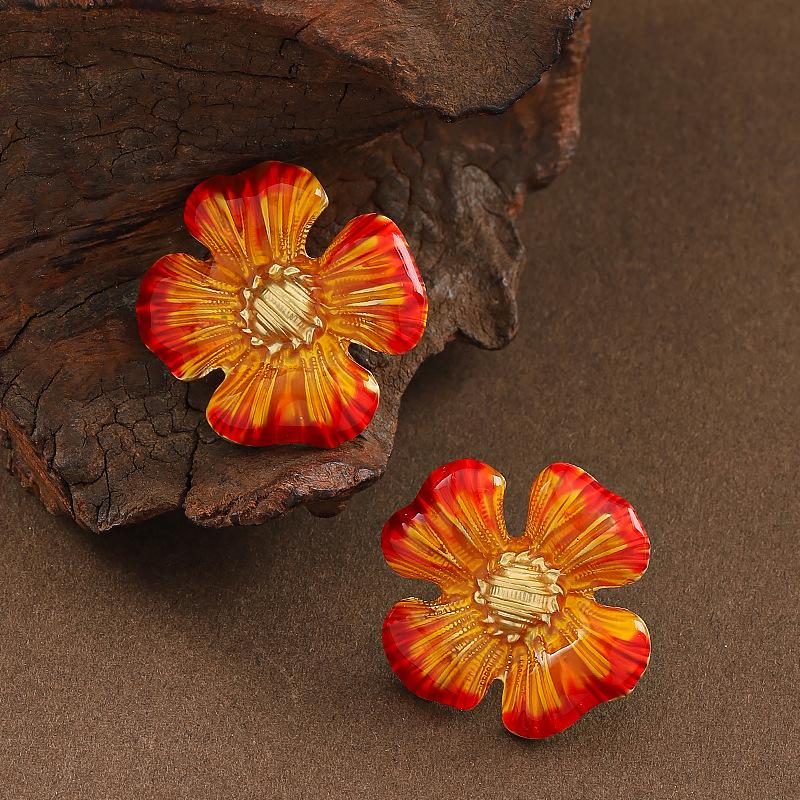 

Модные серьги-подвески для женщин золотой