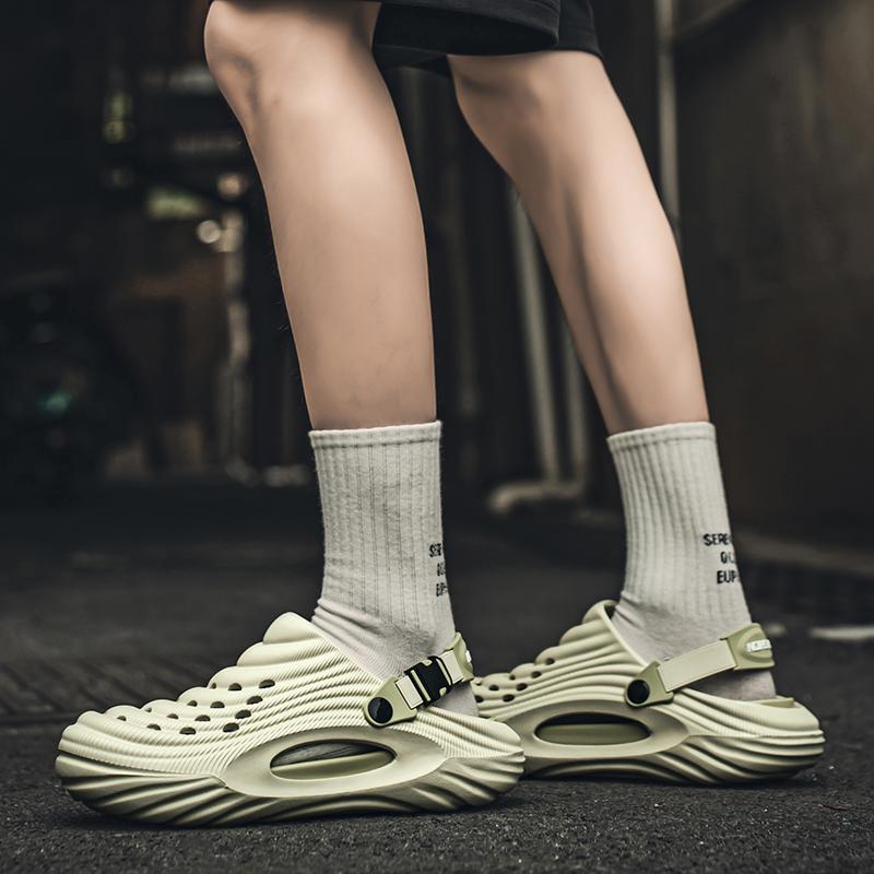 Men's slippers New large size Fashionable thick-soled casual sandals Comfortable breathable outdoor beach shoes for men slides