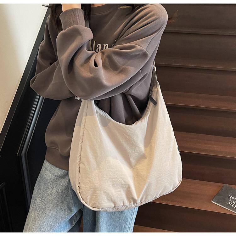 Nylon Single Shoulder Bag Large Capacity With Zipper Closure For Daily Use