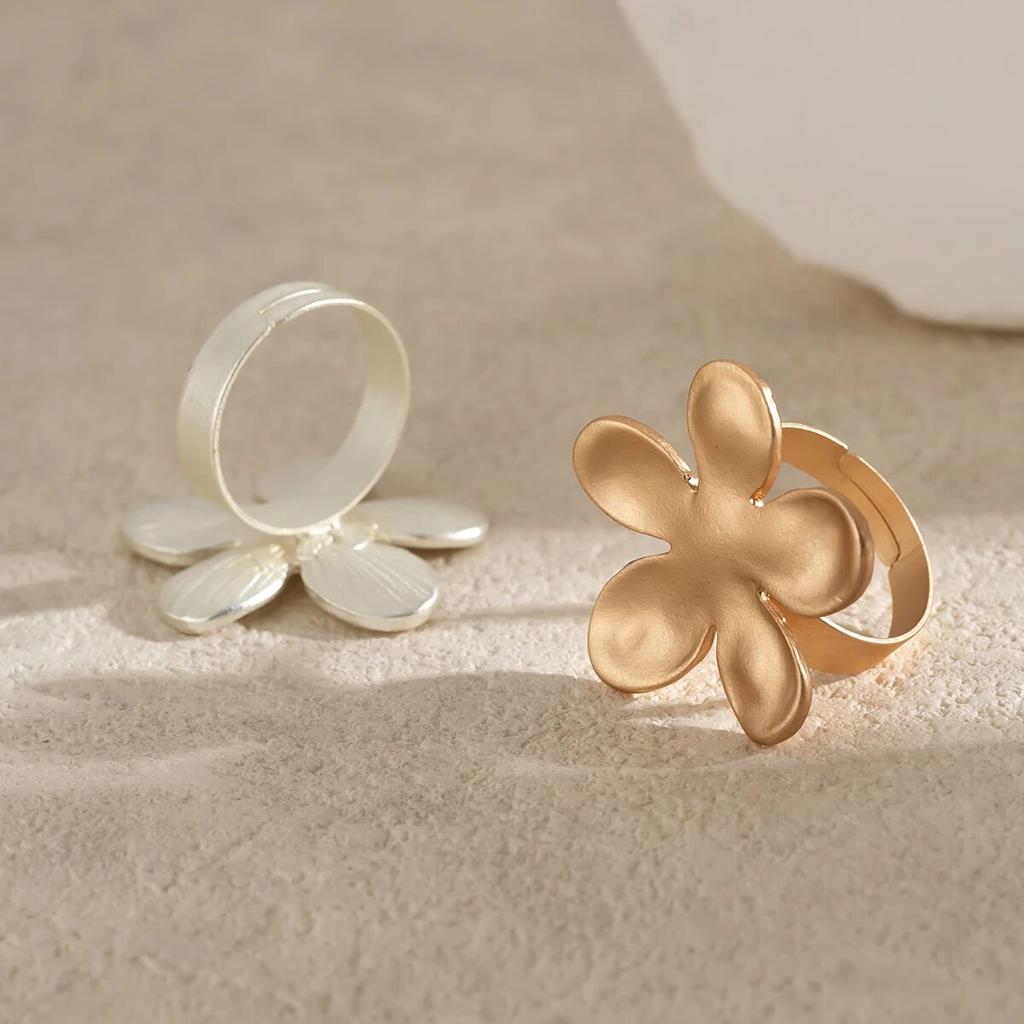 Chic Petal Charm Matte Gold Color Rings for Women Goth Resizable Open Flower Cuff Finger Rings Girls Party Y2K Jewelry Creative