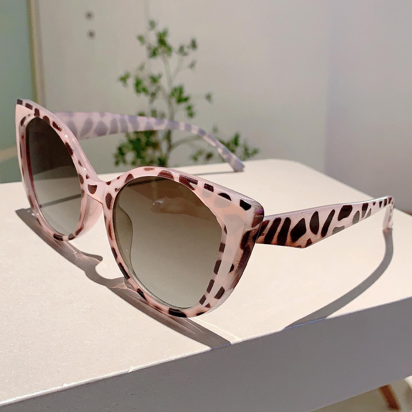 KAMMPT Lunettes de Soleil Design Populaires Forme Cat-Eye Tendances Ins Teintes pour Dame Décoration Léopard Dégradé Lunettes de Soleil pour Femme as picture shows