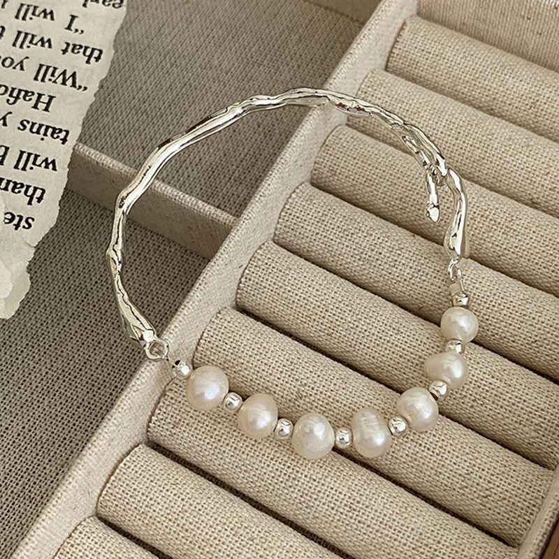 

Барочный браслет из пресноводного жемчуга с текстурой ветки - Корейский стиль, темпераментное украшение на руку