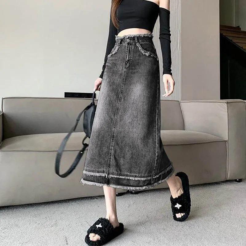 Dżinsowa spódnica midi A-line z postrzępionym brzegiem dla kobiet – w kształcie gruszki, dopasowany do ciała design w kolorze czarnym/szarym, styl hot girl na lato