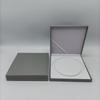 17x17 Perlenkette Geschenkbox: Beflockter Stoff, PU-Leder, Runde Mitte, Kettenverpackung