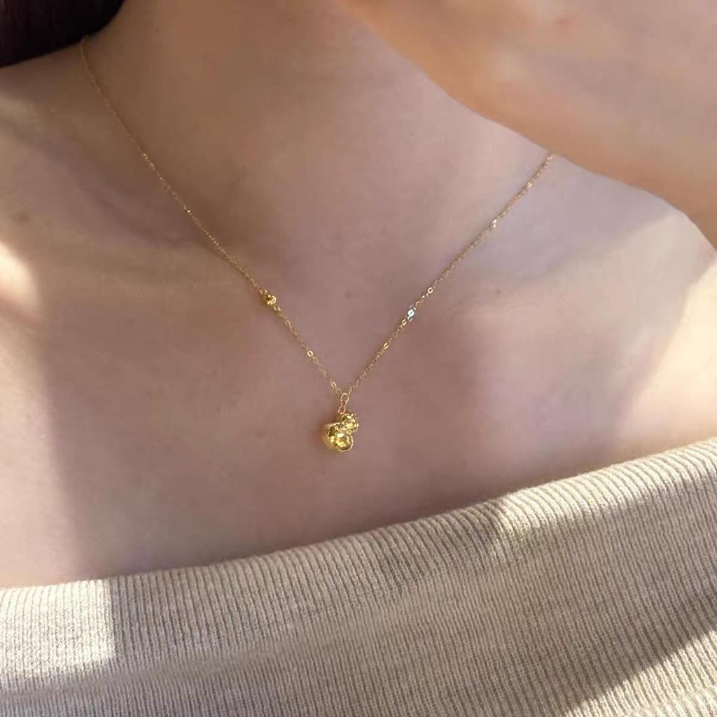 Elegant Metal Heart Clavicle Necklace for Women - Light Luxury Design