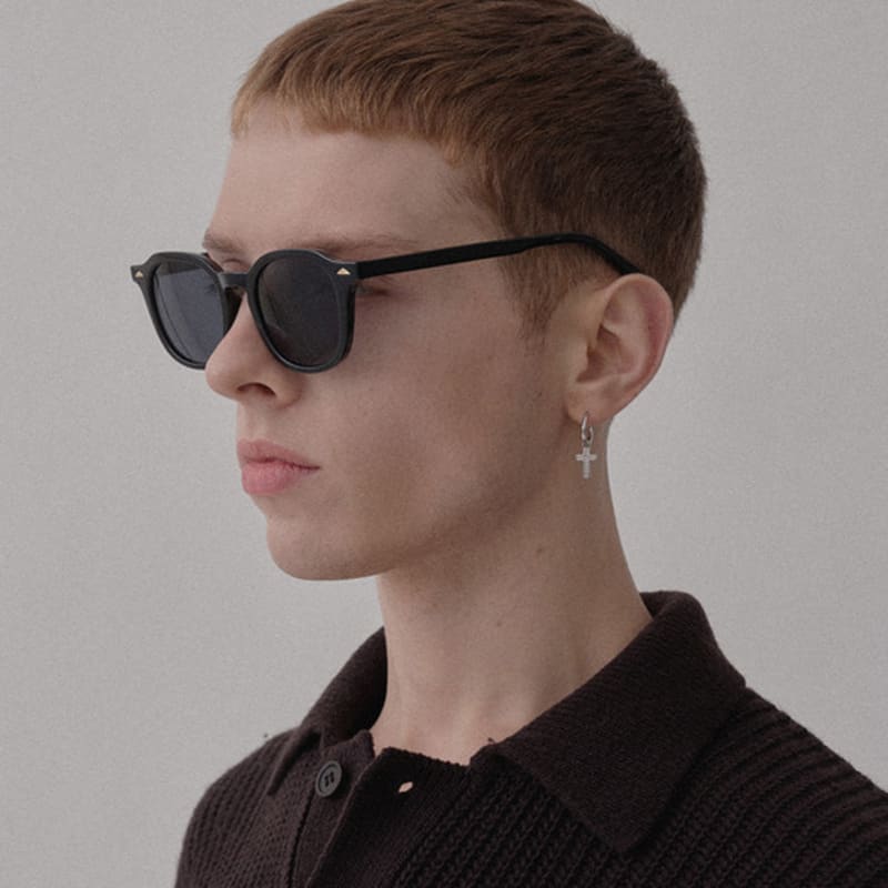 

RECLOW YLeen GOLD SUNGLASS BLACK FREE
