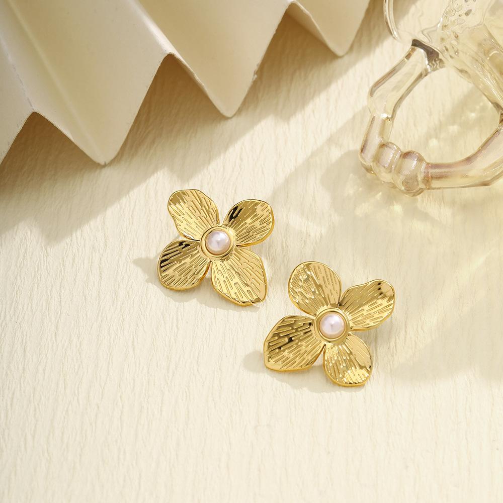 Retro Texture Pearl Earrings Exaggerated Stainless Steel Metal Wind Flower Stud Earrings Temperament Niche Design Earrings