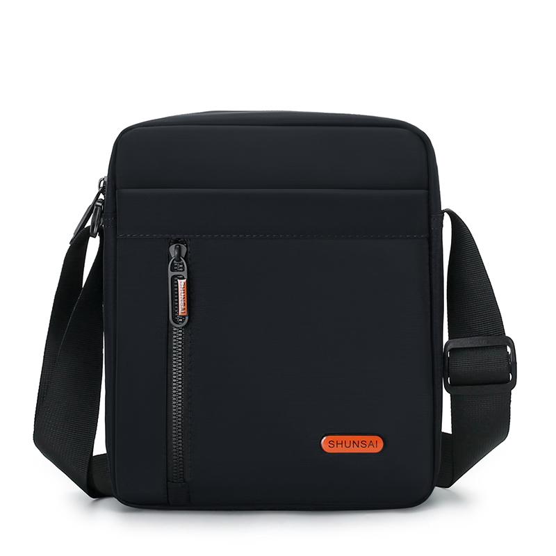 Pánská kabelka přes rameno Módní ležérní nylonová pánská taška messenger Stylový elegantní design Lehká pánská crossbody taška přes rameno