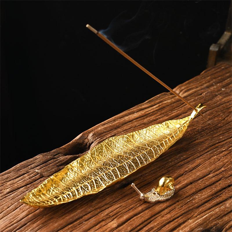 Creative Leaf Incense Burner for Sandalwood & Agarwood Coils - Tea Ceremony Ornament