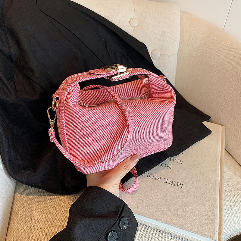 Chic 2024 Summer Fashion Pu Shoulder And Crossbody Bag With Elegant Stitching