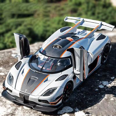 1:24 Koenigsegg ONE 1 model auta z lehké slitiny Kovový tlakově litý model sportovního auta Simulace zvuku a světla kolekce pro dětské hračky Toy Boy dárek
