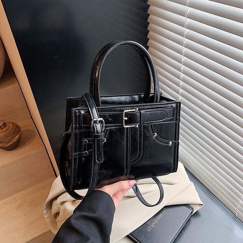 

Popular small bag women s summer new fashion messenger bag portable small square bag чёрный