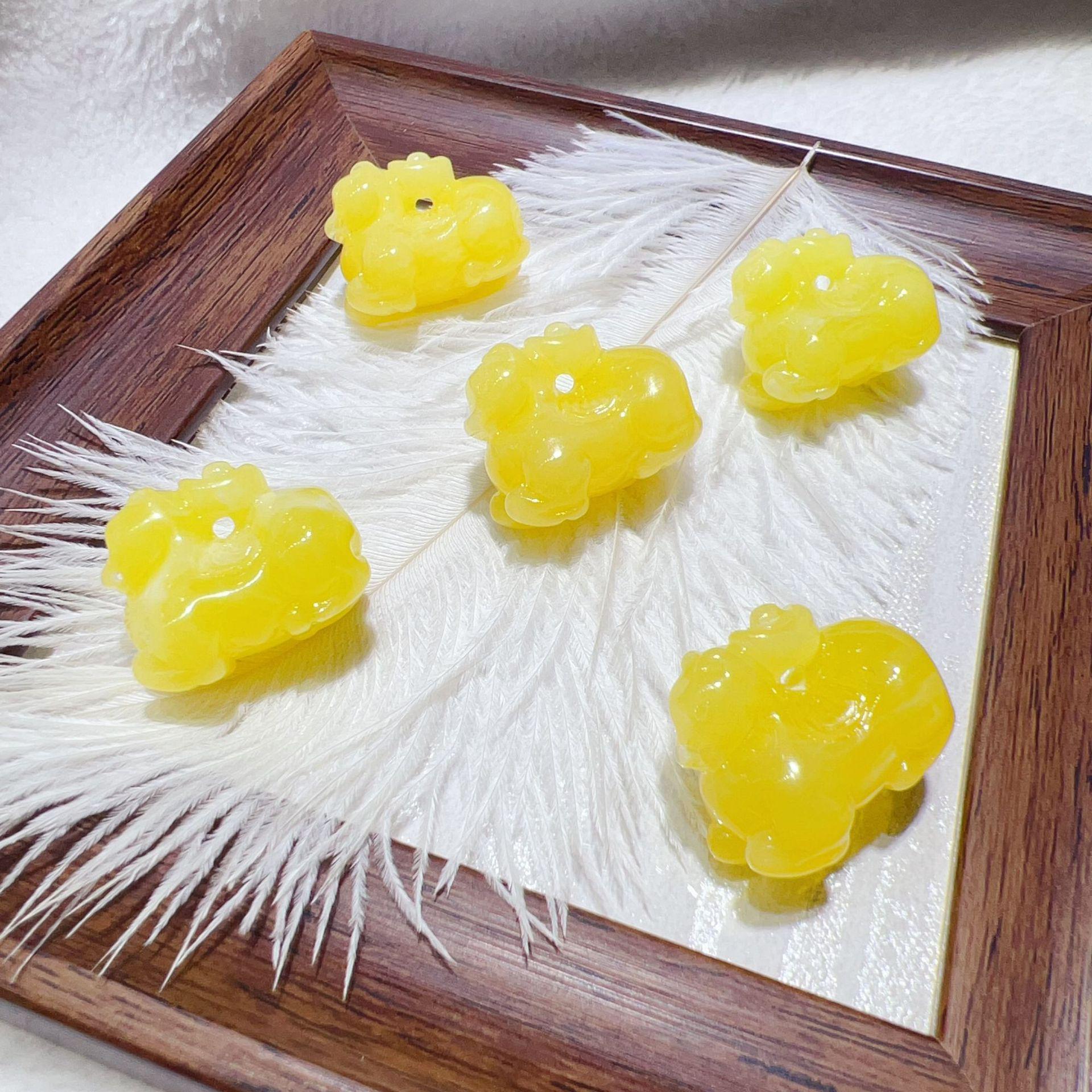 

Second Gen Beeswax Bear Pendant Resin Jewelry Accessories - Yellow, Red, Caramel Bracelet Beading Materials.