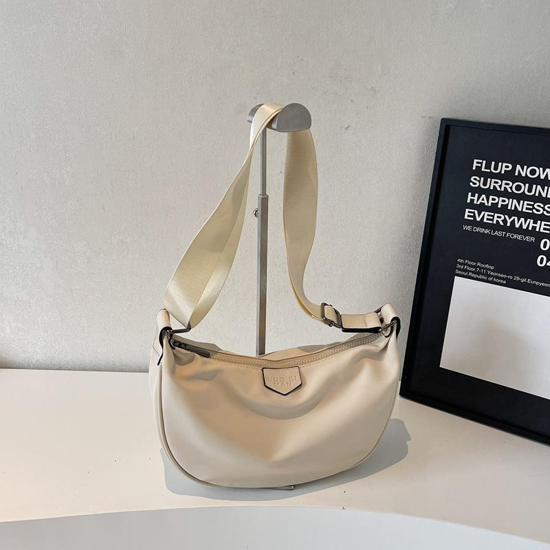 

2025 fashion trend casual simple personality large capacity bag summer new women s niche shoulder messenger bag