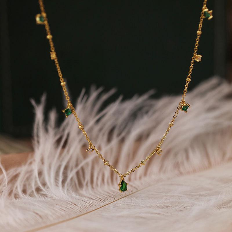 Full Body Retro Light Luxury Temperament Simple and Generous Japanese Water Drop Emerald Zircon Necklace Female