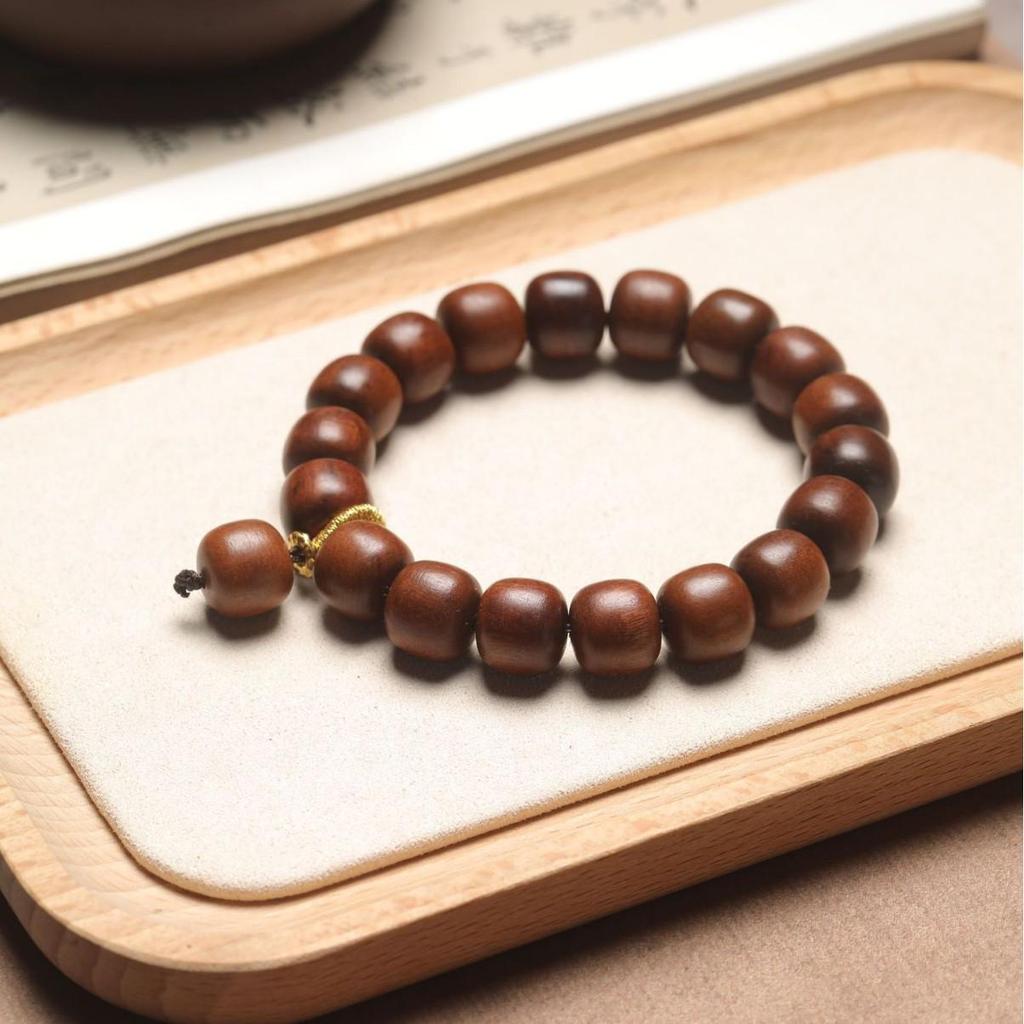Lightning-Struck Jujube Wood Bracelet: Barrel Beads for Men and Women, Old-Style Buddhist Beads, Perfect for Wear and Play.