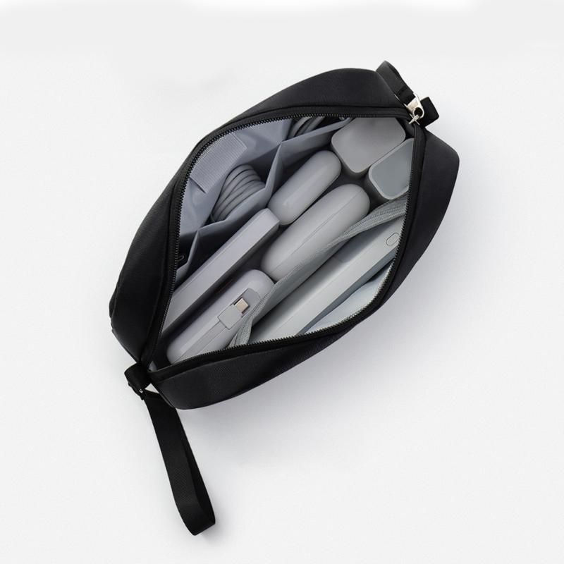 Lightweight Gadget Pouch Water Resistant Material Protects Electronic Devices During Daily Commute and Trip