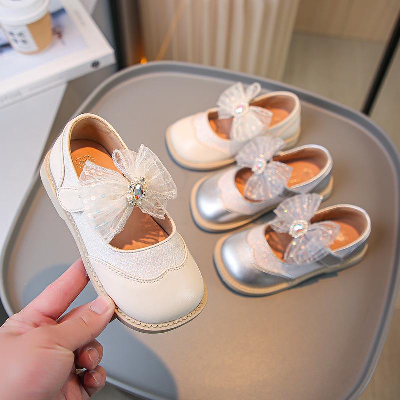 Spring and autumn new style fashionable little girl dance comfortable soft sole leather shoes