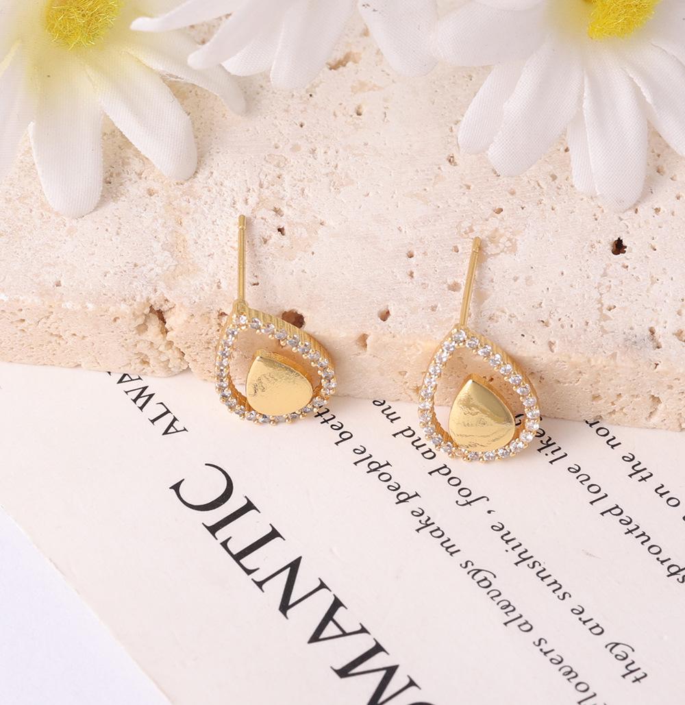 Dual-Tone Teardrop Rhinestone Stud Earrings - Chic Light Luxury Accessories in Gold & Silver