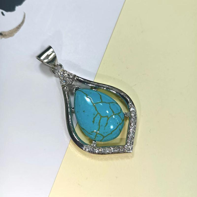 Geometric Shell Pendant Necklace With Abalone Beads And Gold Inlay For Fashion Jewelry Lovers