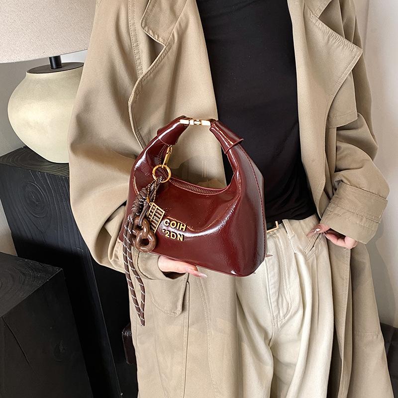 Bag women's 2025 new high-end niche autumn and winter texture shoulder messenger bag women's popular portable dumpling bag