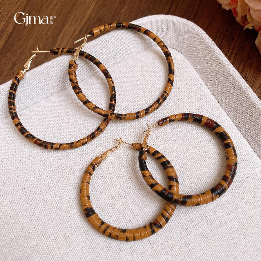 European and American Spice Girls Leopard Print Leather Circle Earrings Temperament Earrings Design Earrings Women