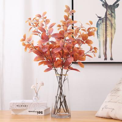 Decoração de casa – Flores e coroas artificiais