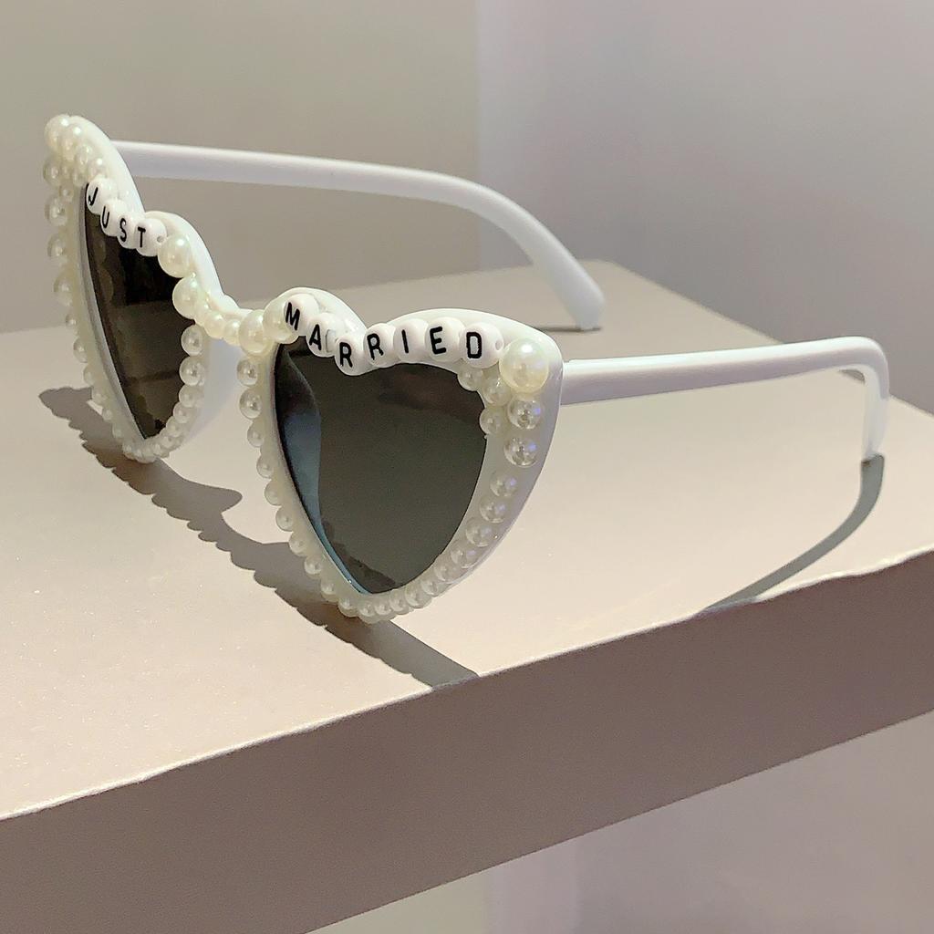 Heart Shaped Sunglasses with Pearls Women New in Stylish Vintage Shades for Wedding Trendy Cute Party Sun Glasses