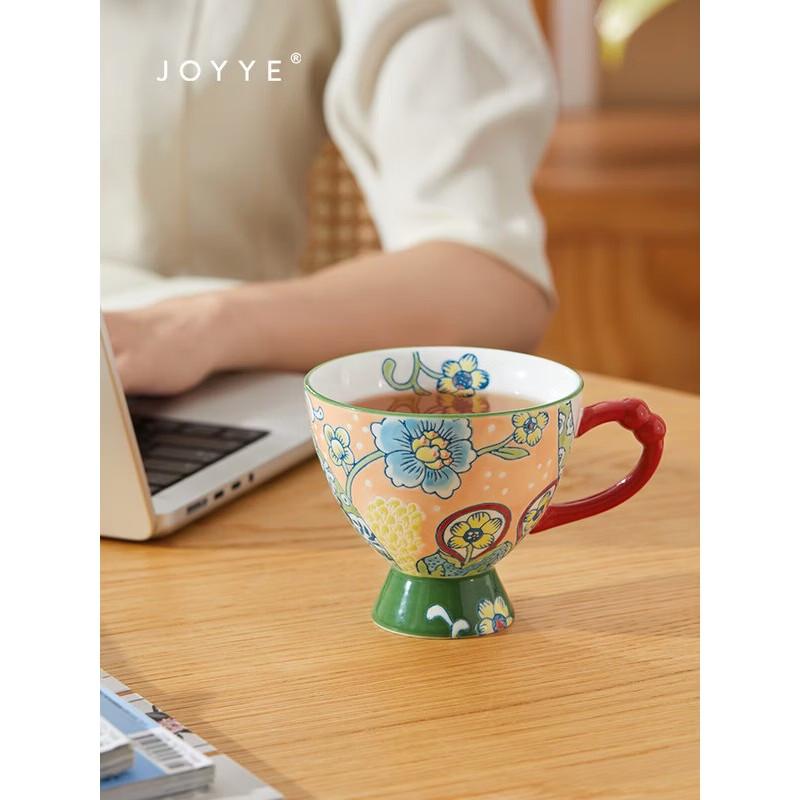 JOYYE Hand-Painted Camellia Ceramic Mug