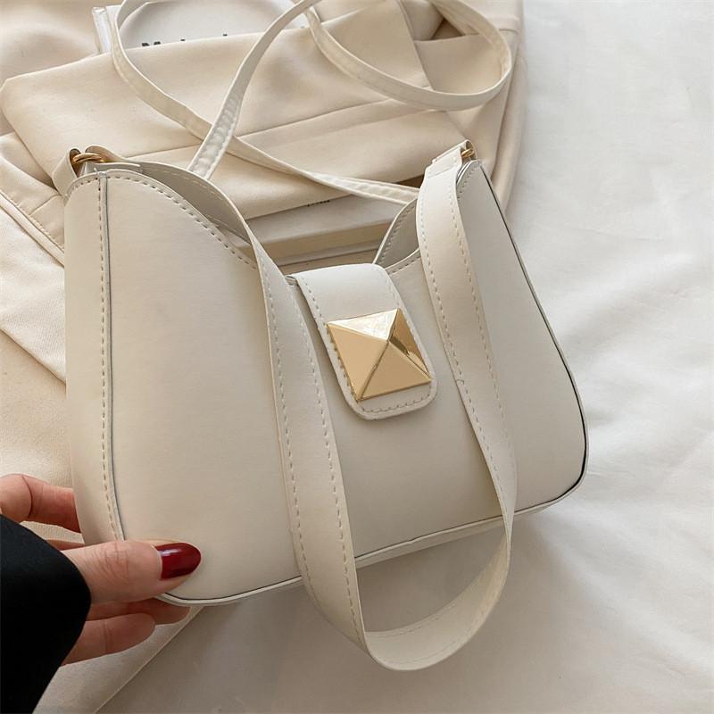 Simple Solid Color Gold Buckle Decoration Women Casual Shoulder Bag For Daily
