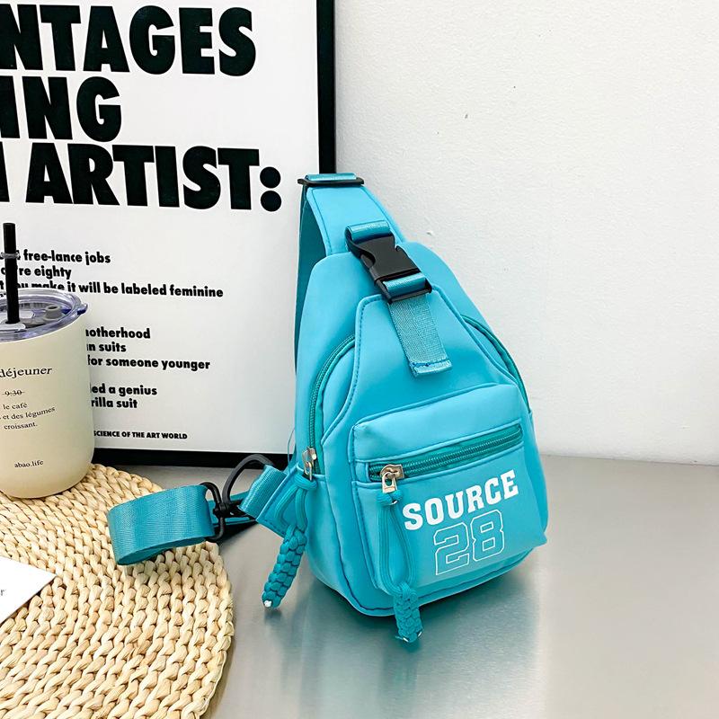 

Нейлоновая детская модная сумка через плечо с привлекательными принтами, идеально подходящая для ежедневных приключений, школы и светло-синий