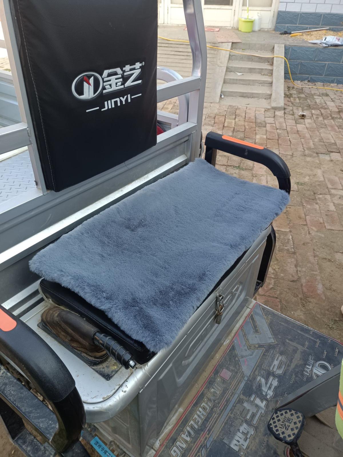 

Electric Tricycle Winter Seat Cushion - Thick Plush Imitation Rabbit Fur, Warm, Anti-slip Cover