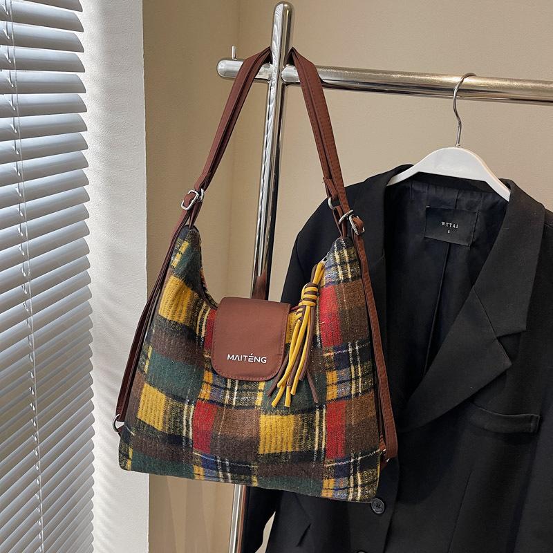 Leisure Commuting Contrasting Color Tote Bag Women's New Large-capacity Shoulder Bag Multi-functional Backpack