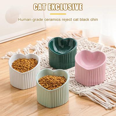Gamelle surélevée inclinée en céramique pour chat en forme de cœur antidérapante mignonne pour chats chatons petits chiens largeur fonctionnelle 14 cm mangeoire pour animaux de compagnie faite à la main