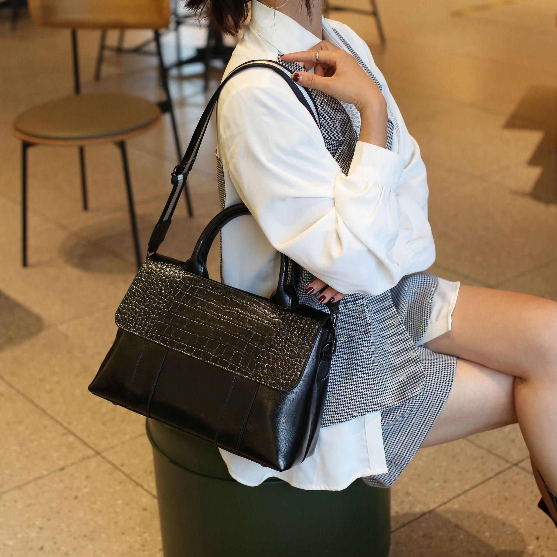 

Сумка из натуральной кожи, женская сумка премиум-класса, большая вместимость, крокодиловый принт, сумка через плечо для женщин чёрный