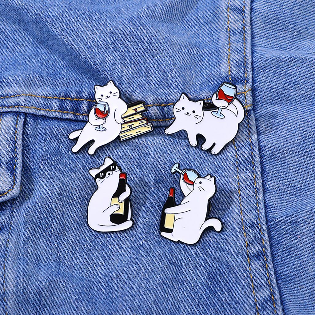 Enamel Cats Lapel Pin Fashionable Brooch for Clothes Bags Gift for Friends Festival Badge Backpack Decoration