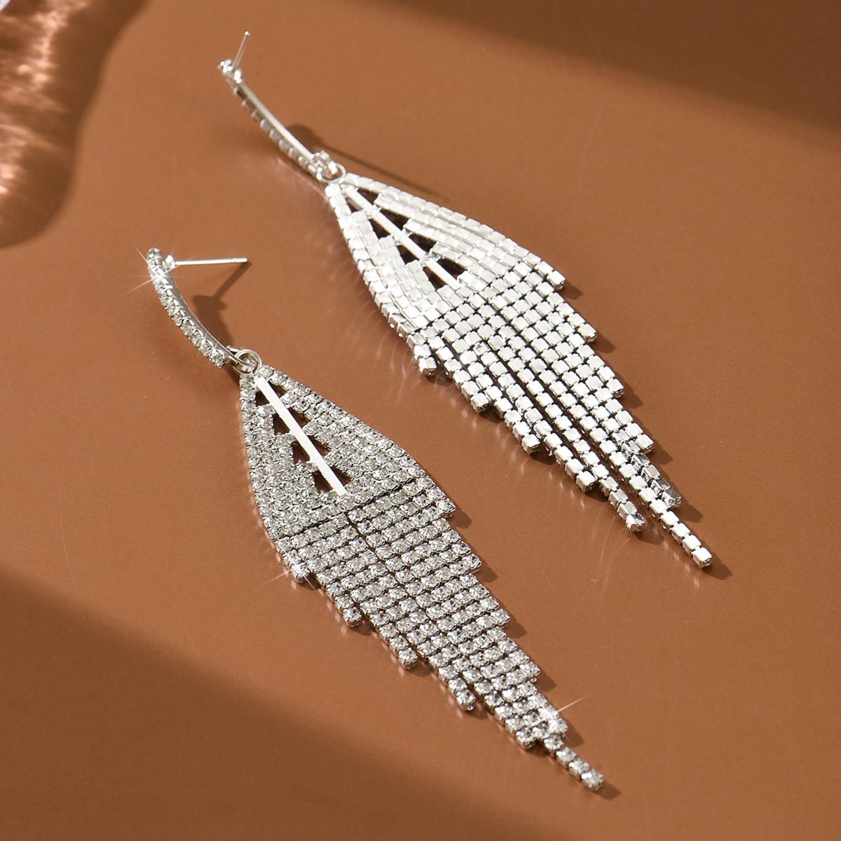 

Fashionable new shiny full diamond design earrings with elegant and luxurious style, high-end ear accessories for women
