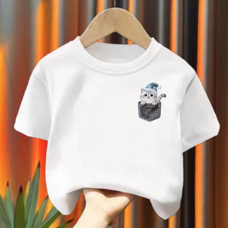 Catpatterned pocketprinted Tshirt suitable for both boys and girls featuring cute and casual cotton shortsleeved shirts