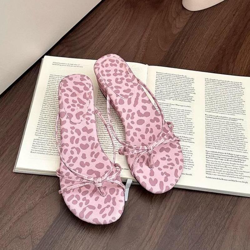 Wedge heel retro toe slippers women's new summer wear seaside beach French small sandals high heels in 2025