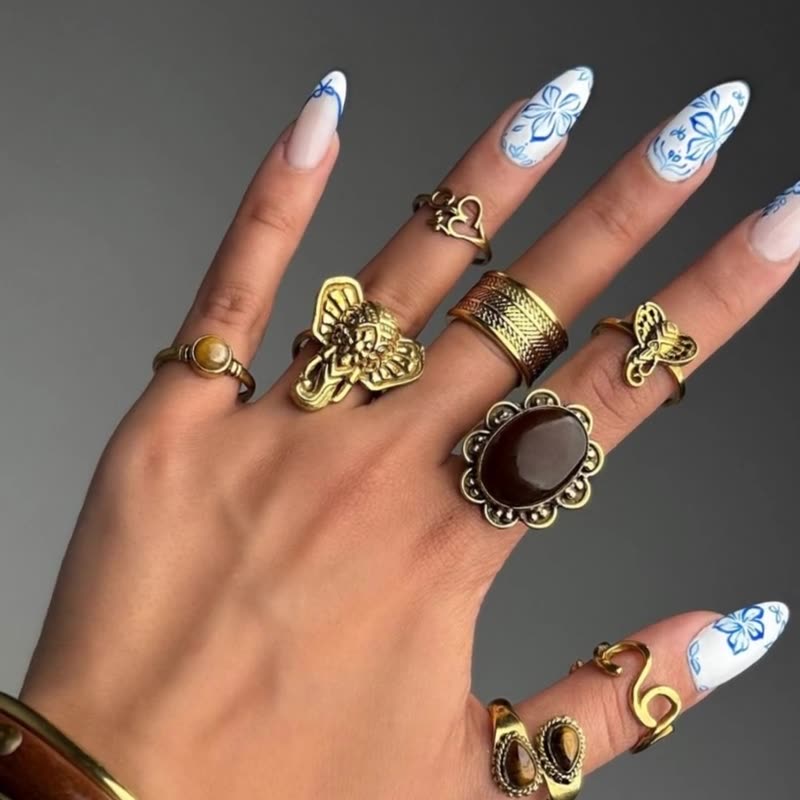 

Модные кольца для женских украшений золотой