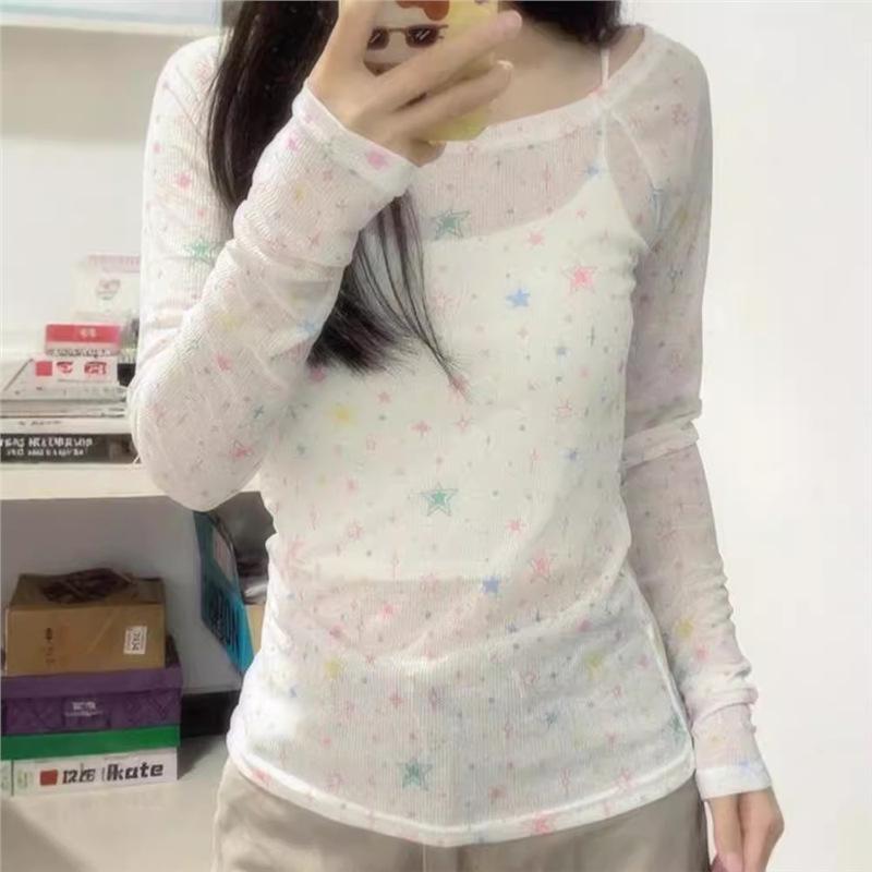 

Женский милый и пикантный комплект из двух частей с принтом звезд и открытыми плечами: Приталенная повседневная футболка с длинным рукавом M