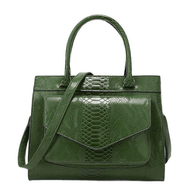 Large Capacity Snake Print Handbag: European & American Fashionable Ladies' Shoulder Bag