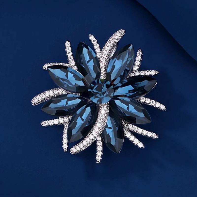 Luxurious Sunflower Brooch, High-end Feminine Elegance, Crystal Brooch, Niche Design Sense Brooch