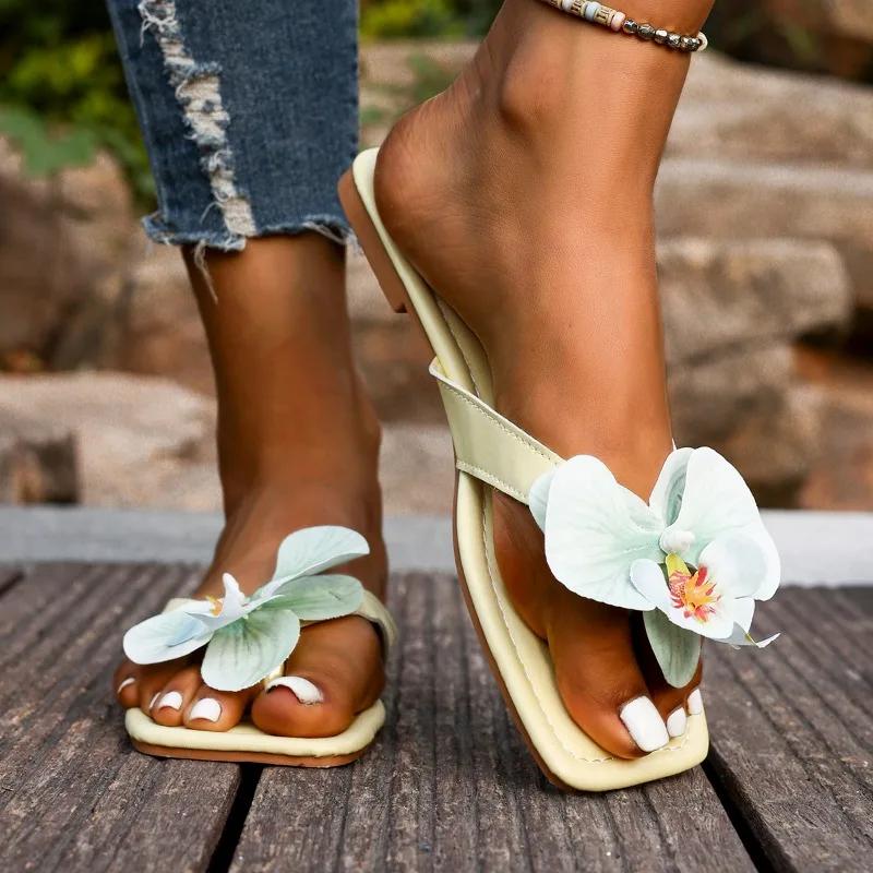 2025 Brand Shoes Female Pinch Toe Women's Slippers Outdoor Floral Summer Plus Size Beach Light Comfortable Flat Slippers
