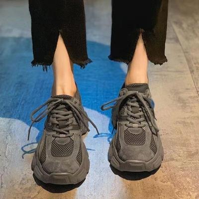 Plateauschuhe mit dicker Sohle für Damen 2025 neuer Frühling Mesh Damenfüße, kleine Explosion, leichte lässige Sportschuhe