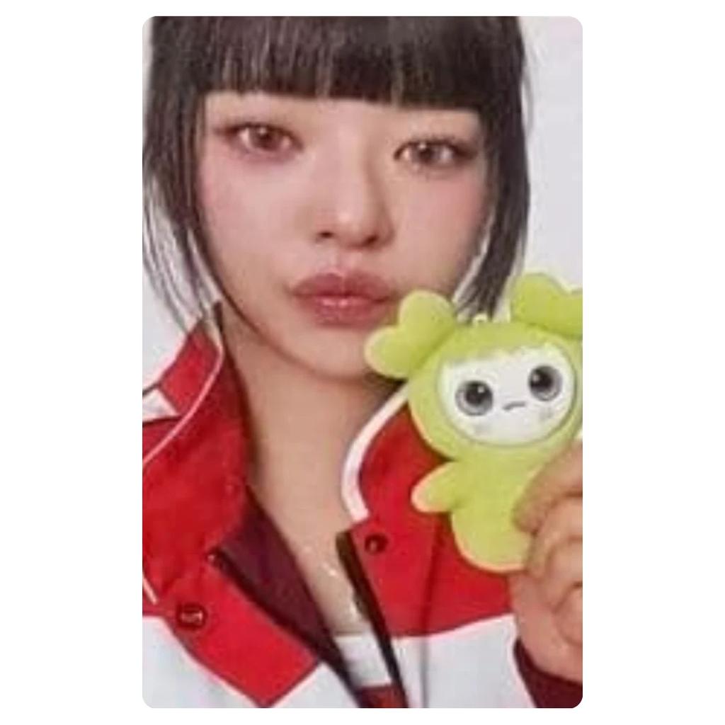 TWICE CARD FOTO SEZONUL SALUTĂRILOR 2026 OFICIAL JYP Fani