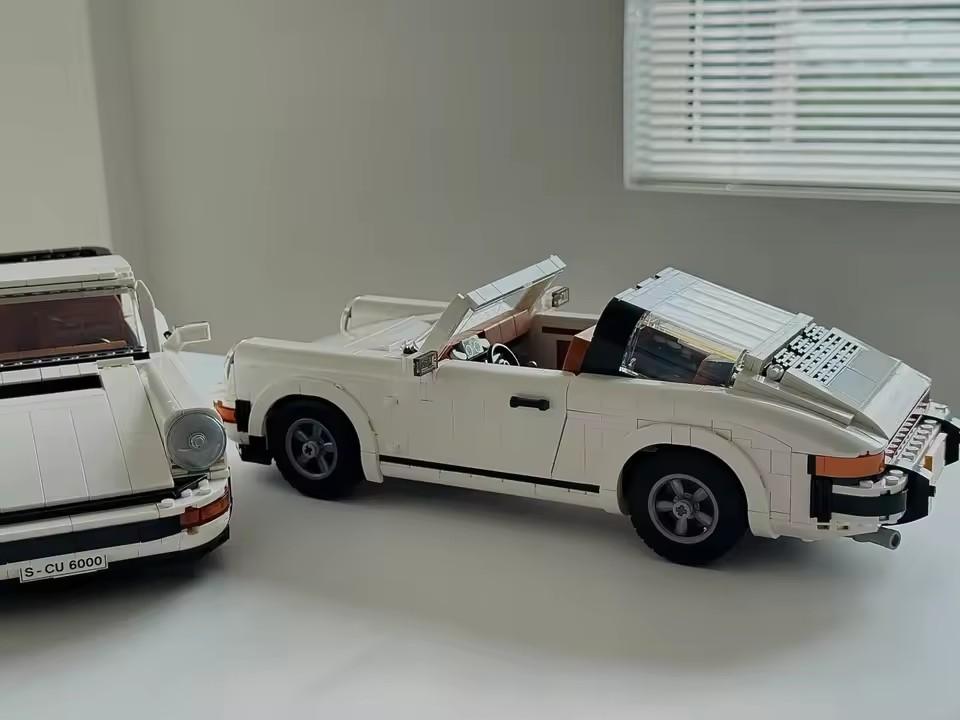 Hot Toys Technical Retro Car Model Legoing 10295 Building Blocks Set Race Classic Kit for Adults and Teens Toys Gift 1458PCS