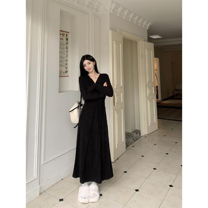 

Женское трикотажное платье больших размеров с французским V-образным вырезом - осенняя утягивающая талию длинная юбка M чёрный