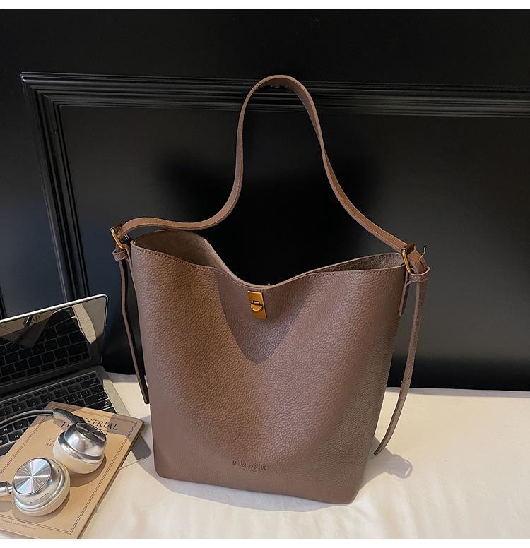 Large-capacity fashionable and versatile tote bag women's 2025 winter new large-capacity casual commuter shoulder crossbody bag